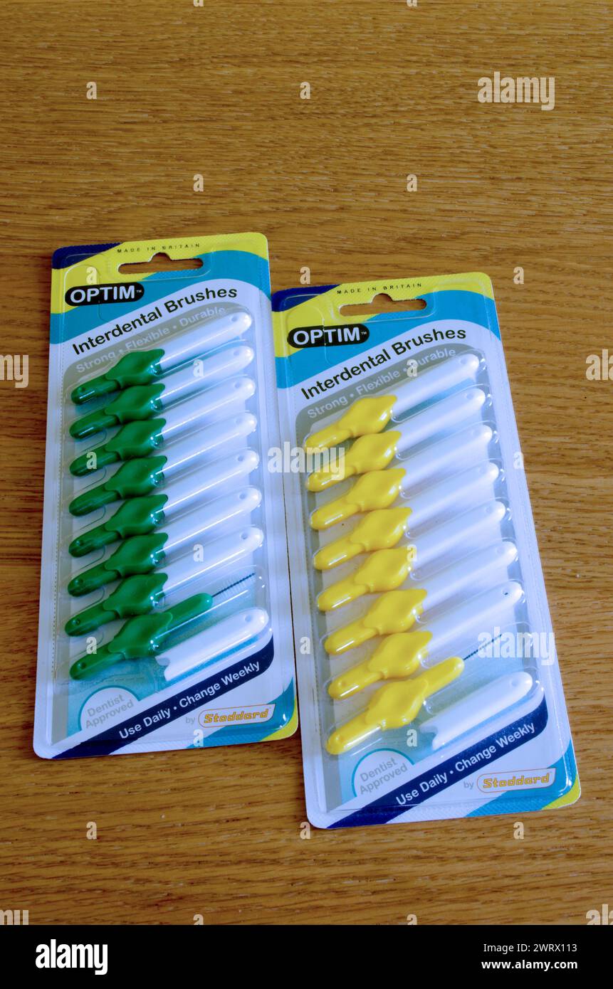 Confezioni blister di spazzole interdentali Optim Foto Stock