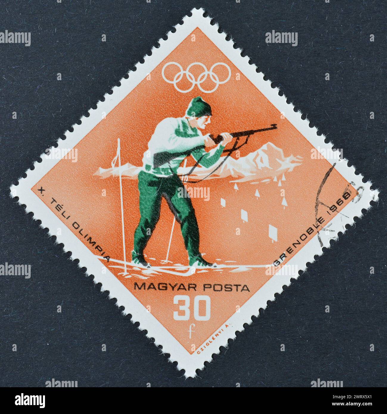 Francobollo cancellato stampato dall'Ungheria, che mostra il Biathlon, Giochi Olimpici invernali 1968 - Grenoble, 1968 circa. Foto Stock