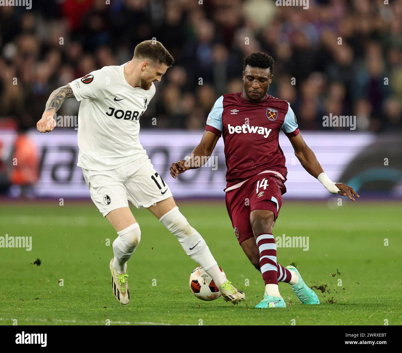 Londra, Regno Unito. 14 marzo 2024. Mohammed Kudus del West Ham United sta per segnare il suo quarto gol durante la partita UEFA Europa League Round of 16 al London Stadium di Londra. Il credito per immagini dovrebbe essere: David Klein/Sportimage Credit: Sportimage Ltd/Alamy Live News Foto Stock