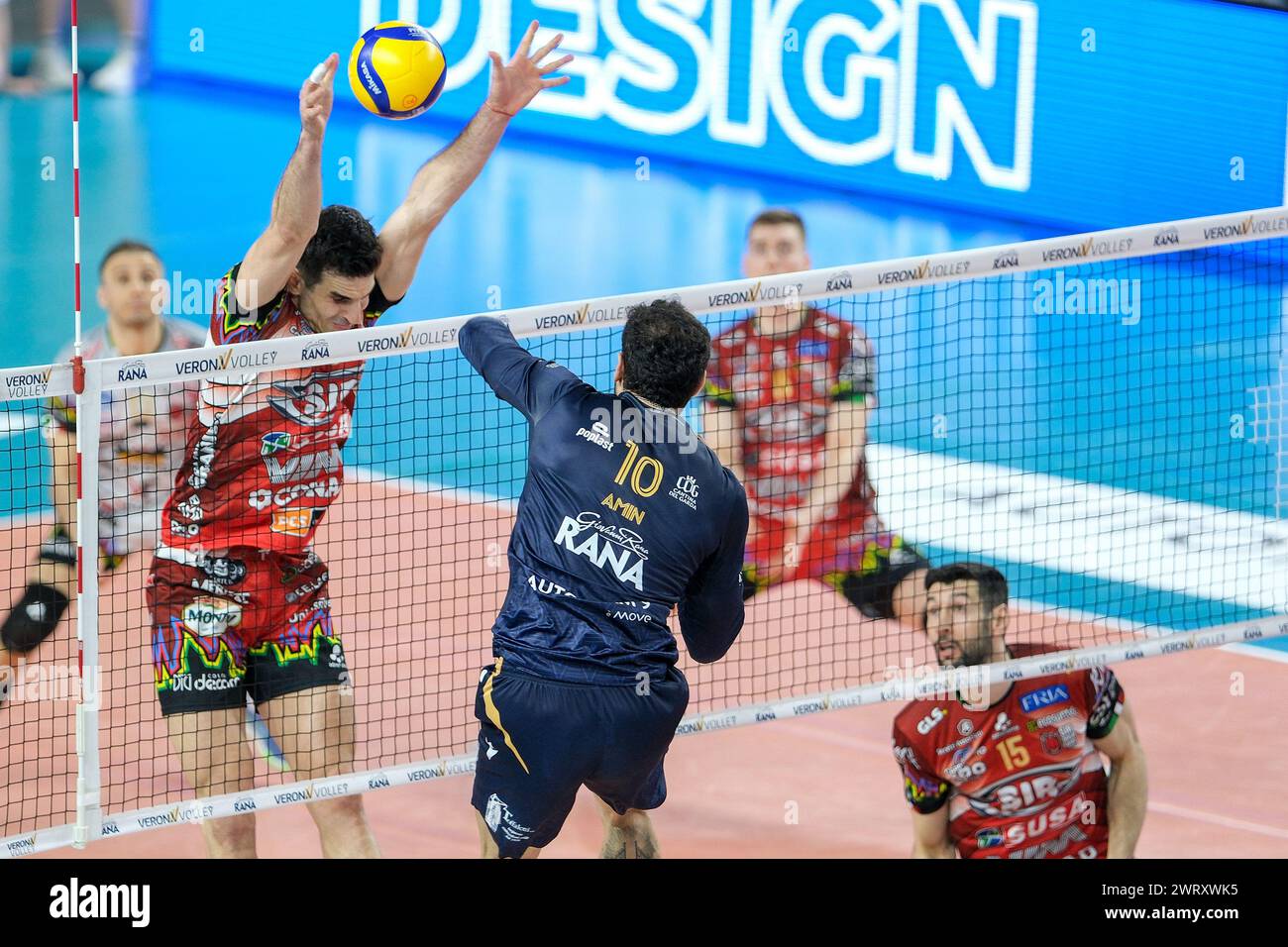 Wassim Ben Tara durante il match tra Rana Verona e SIR Susa Vim Perugia, seconda partita dei quarti di finale di serie di playoff della SuperLega V italiana Foto Stock