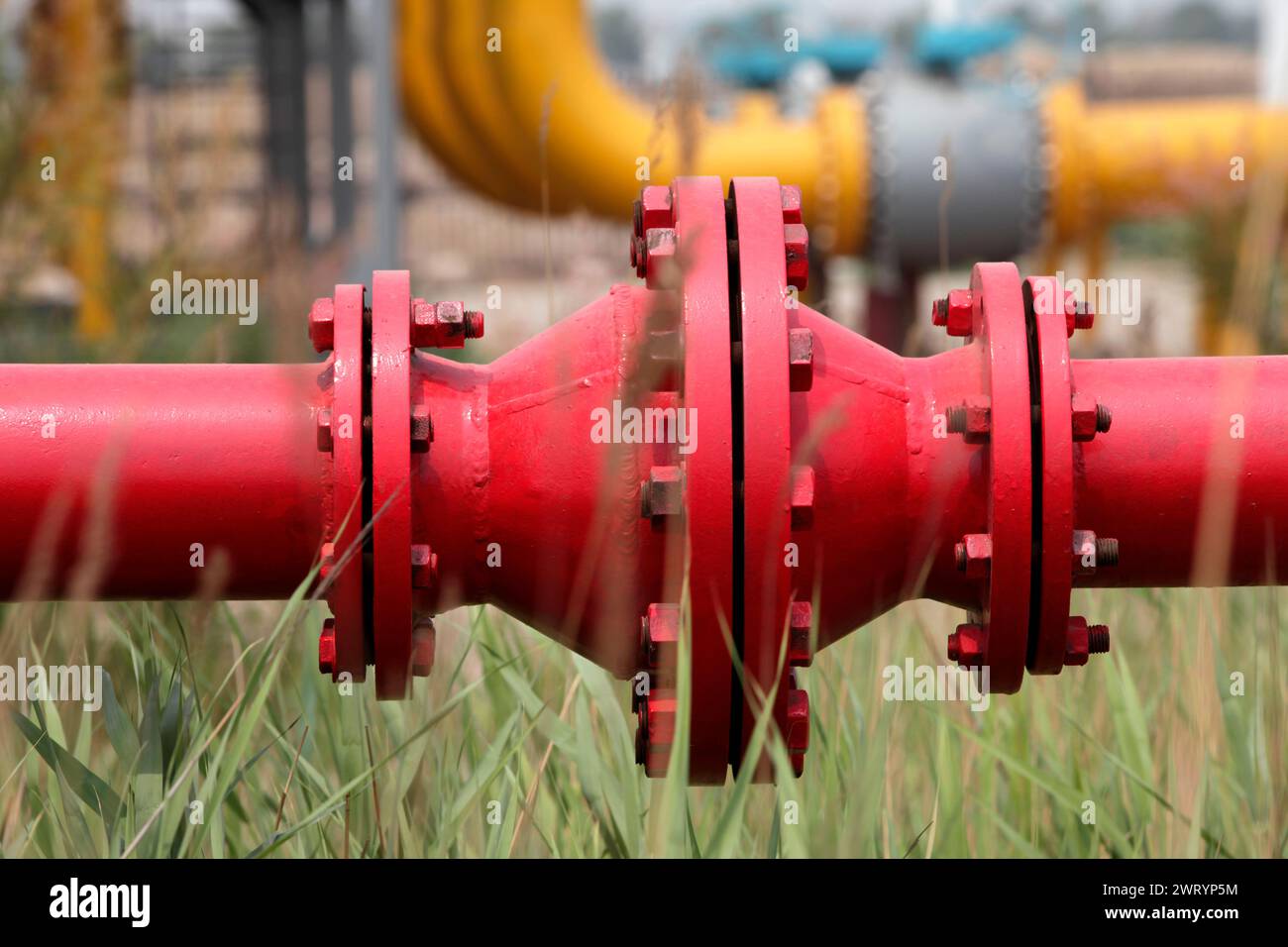 Attrezzature e tubazioni per giacimenti petroliferi Foto Stock