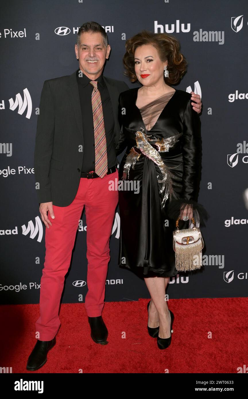 Los Angeles, Stati Uniti. 14 marzo 2024. LOS ANGELES, STATI UNITI. 14 marzo 2024: Jennifer Tilly e Don Mancini al 35° Annual GLAAD Media Awards al Beverly Hilton. Crediti fotografici: Paul Smith/Alamy Live News Foto Stock