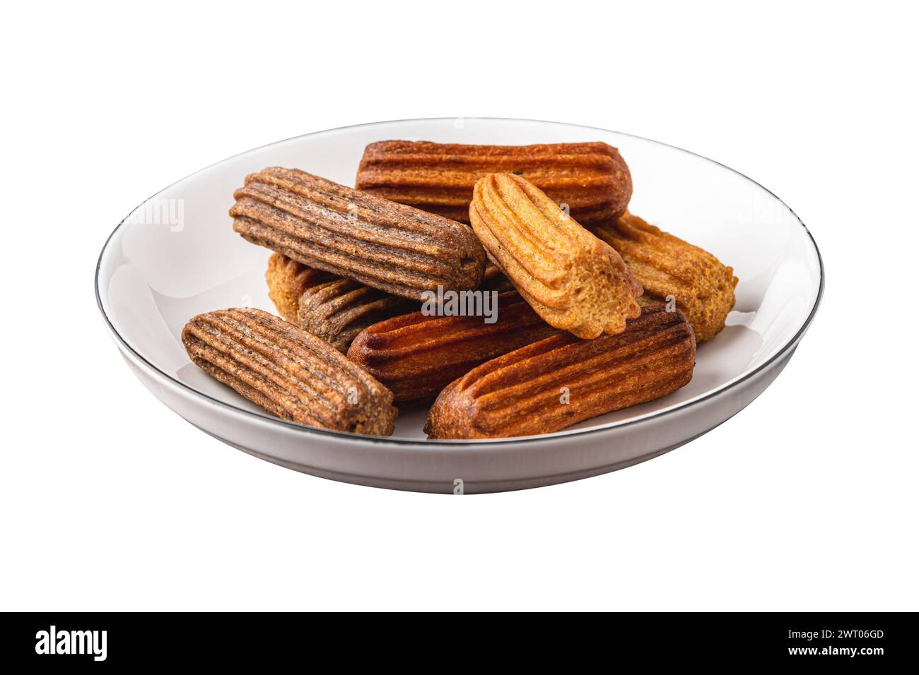 Churros con curry, olive e pasta di pomodoro su sfondo bianco con tè turco Foto Stock