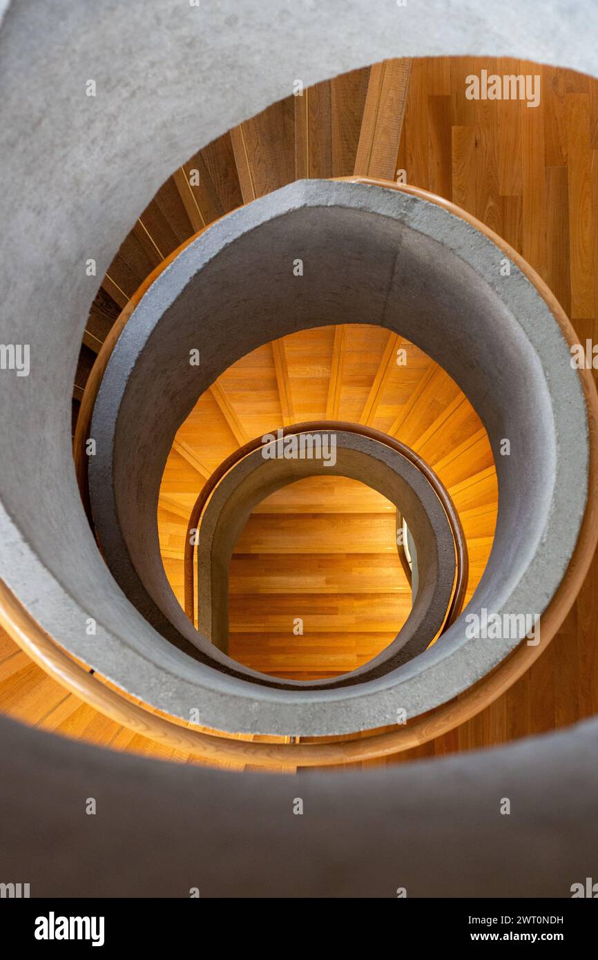 L'eleganza a spirale dell'architettura moderna Foto Stock