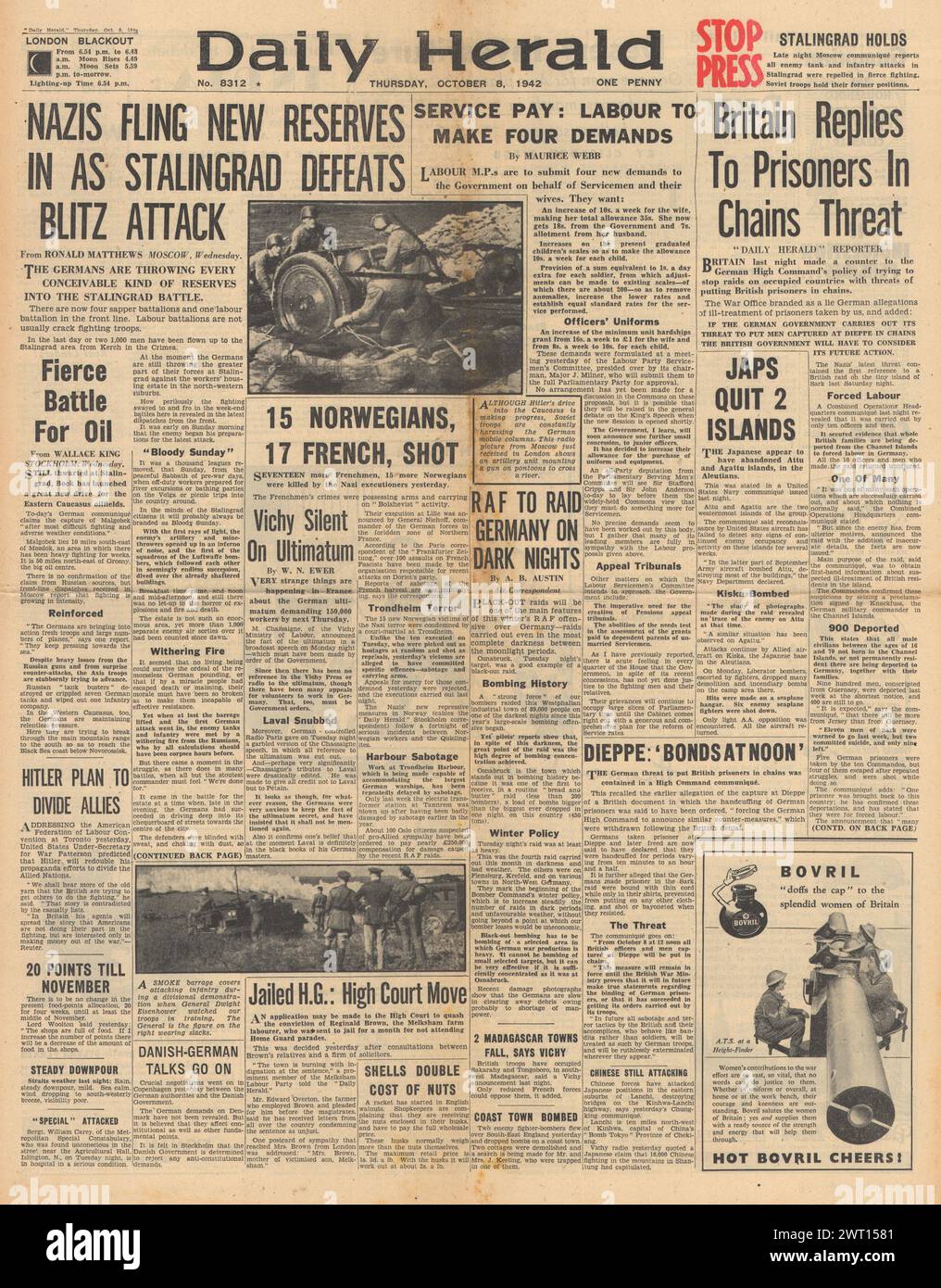 1942 la prima pagina del Daily Herald riporta la battaglia di Stalingrado e la minaccia per i prigionieri di guerra Foto Stock