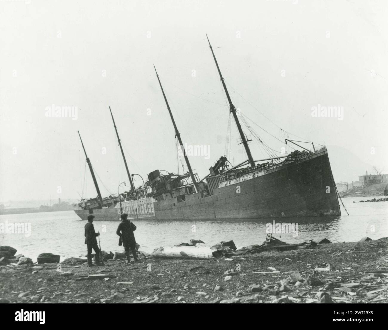 A seguito dell'esplosione di Halifax del 1917, spedì la "SS IMO" nel porto di Halifax, NS, Canada, dicembre 1917 Foto Stock