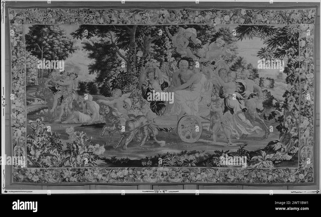 Matrimonio di Bacco e Arianna. Sconosciuto c. 1680-1710 arazzi dimensioni: H 9'6' x W 16'4' arazzo materiali/tecniche: Sconosciuta Cultura: Flemish Weaving Center: Sconosciuto nella foresta, Bacco & Arianna in carro trainato da leopardo, circondato da ghirlande di fiori e frutta Foto Stock