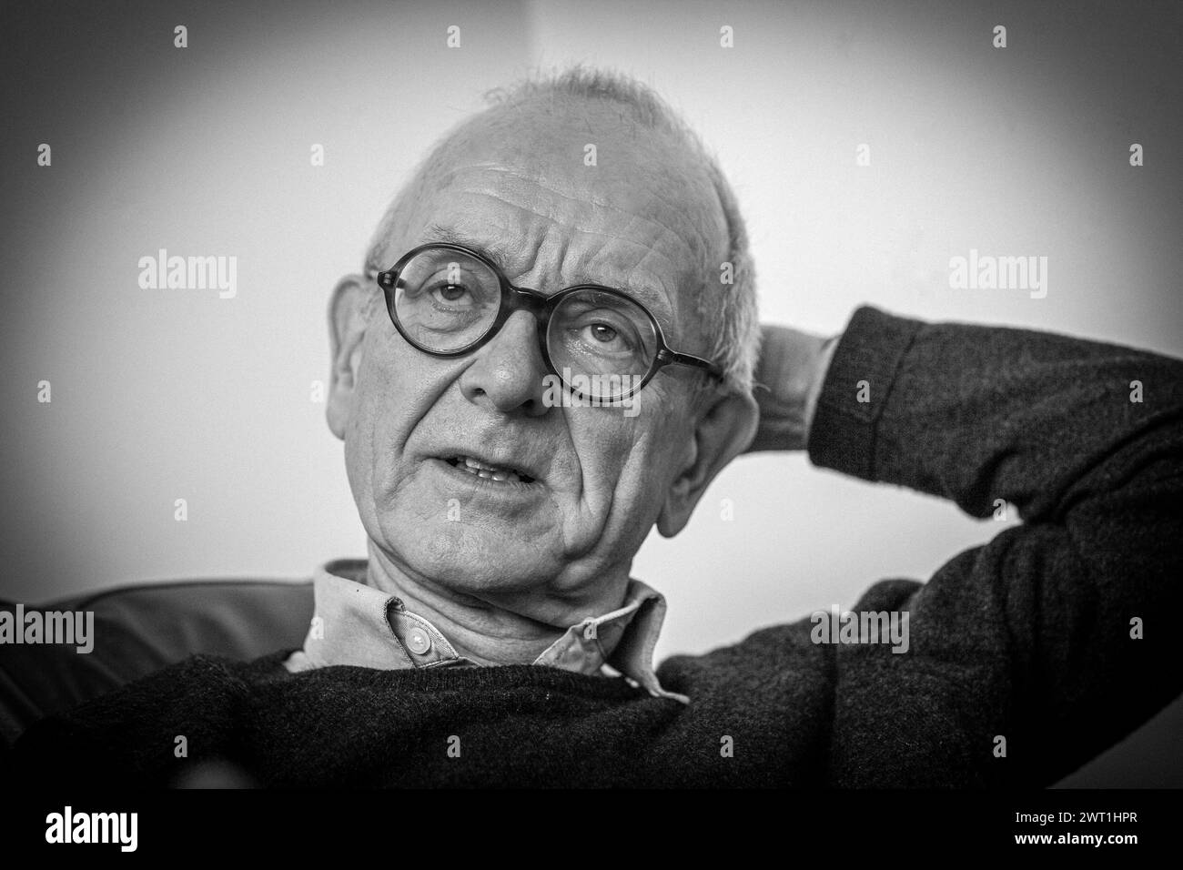 Henry Marsh , il principale neurochirurgo britannico e autore del libro Do No HARM al dipartimento di neurochirurgia del St George's Hospital di Londra 3.03.2015 Foto Stock