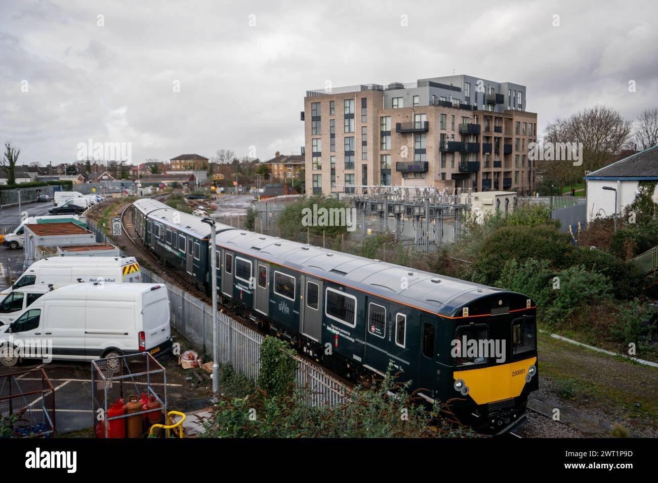 Il treno a batteria a ricarica rapida della Great Western Railway vicino alla stazione di West Ealing, Londra. Data foto: Venerdì 15 marzo 2024. Foto Stock