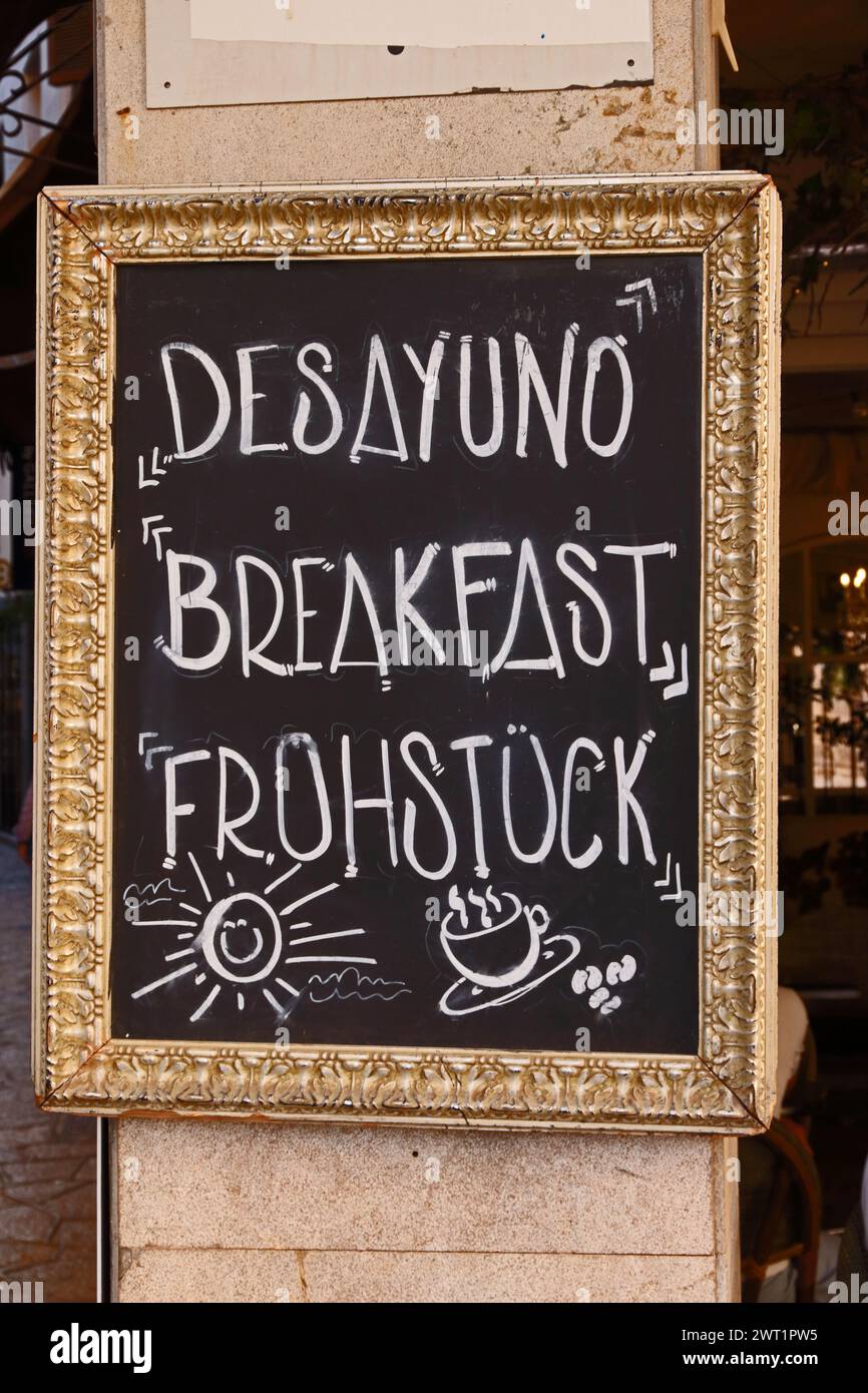 Nero che mostra la colazione in 3 lingue Foto Stock