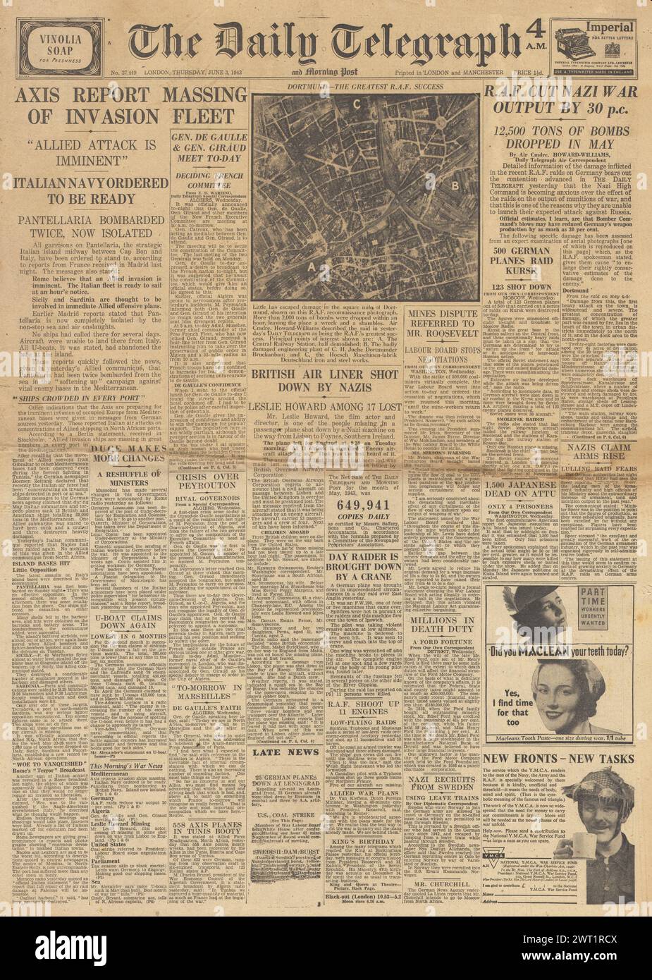 1943 la prima pagina del Daily Telegraph riportava i piani di invasione degli Alleati per l'Europa, Pantellaria tagliata via aria e via mare e Leslie Howard uccisa in un incidente aereo Foto Stock