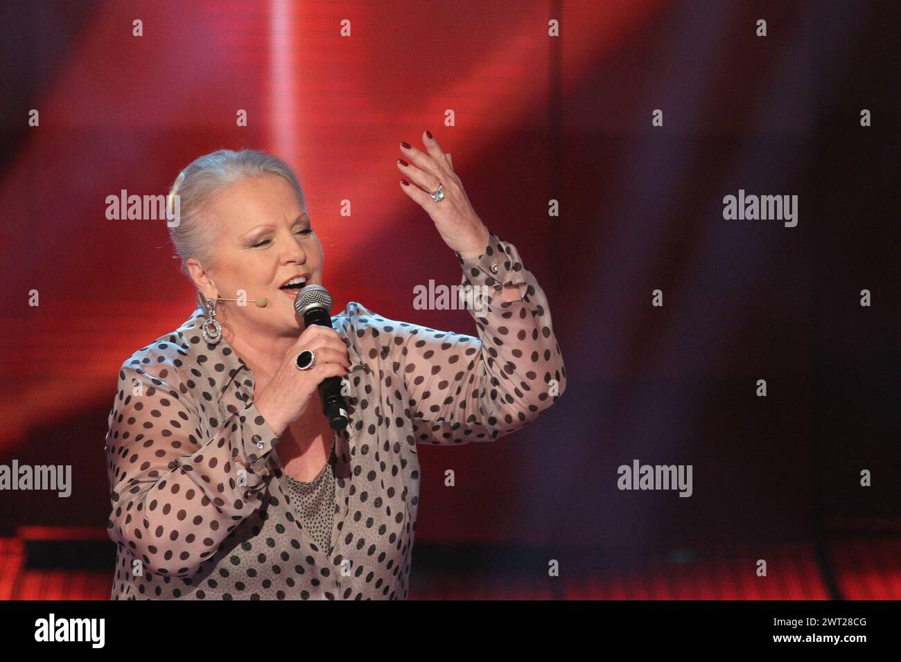 Katia Ricciarelli si esibisce dal vivo negli studi RAI di Napoli Foto Stock