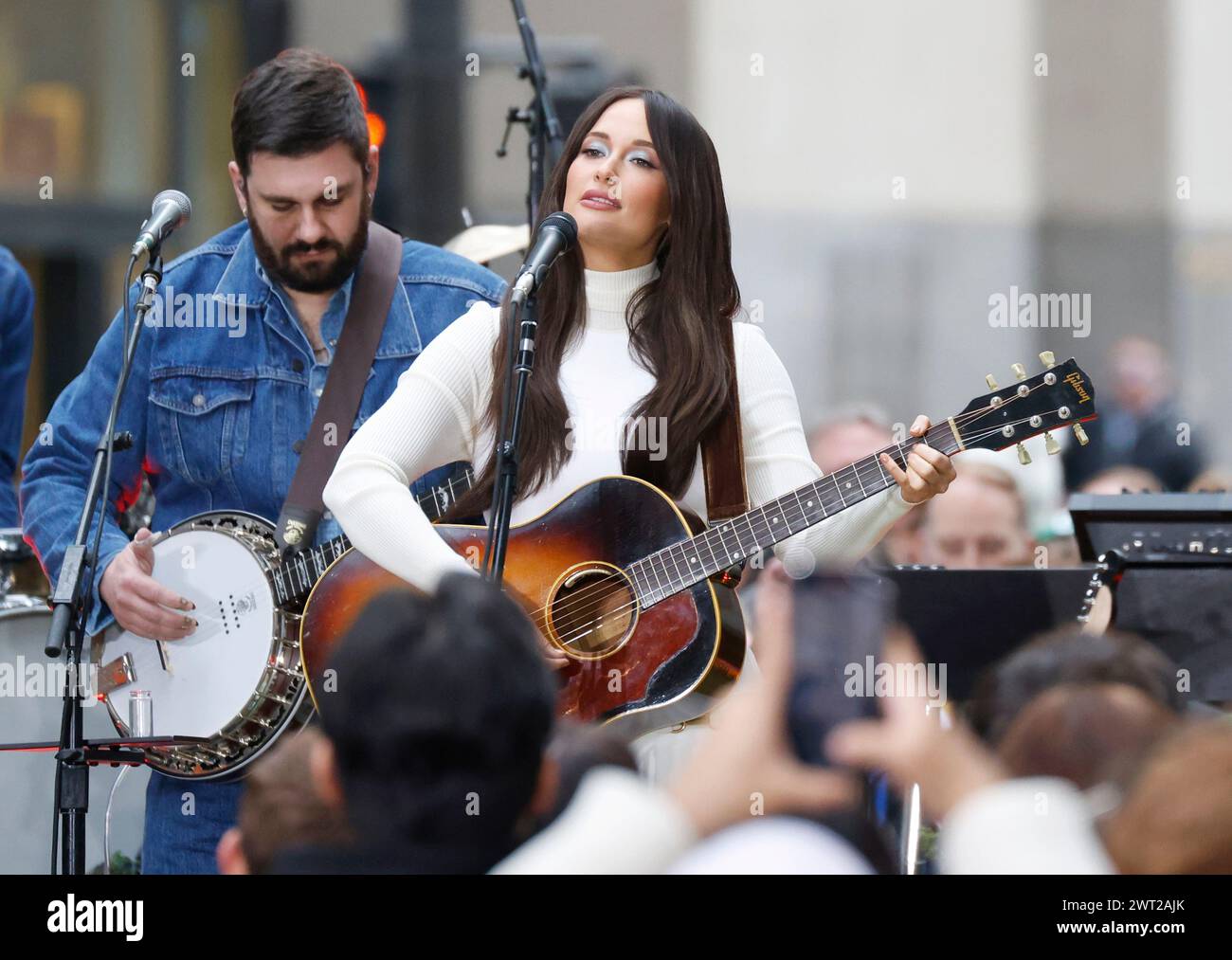 New York, Stati Uniti. 14 marzo 2024. Kacey Musgraves si esibisce al NBC Today Show al Rockefeller Center di New York City venerdì 15 marzo 2024. Foto di John Angelillo/UPI credito: UPI/Alamy Live News Foto Stock