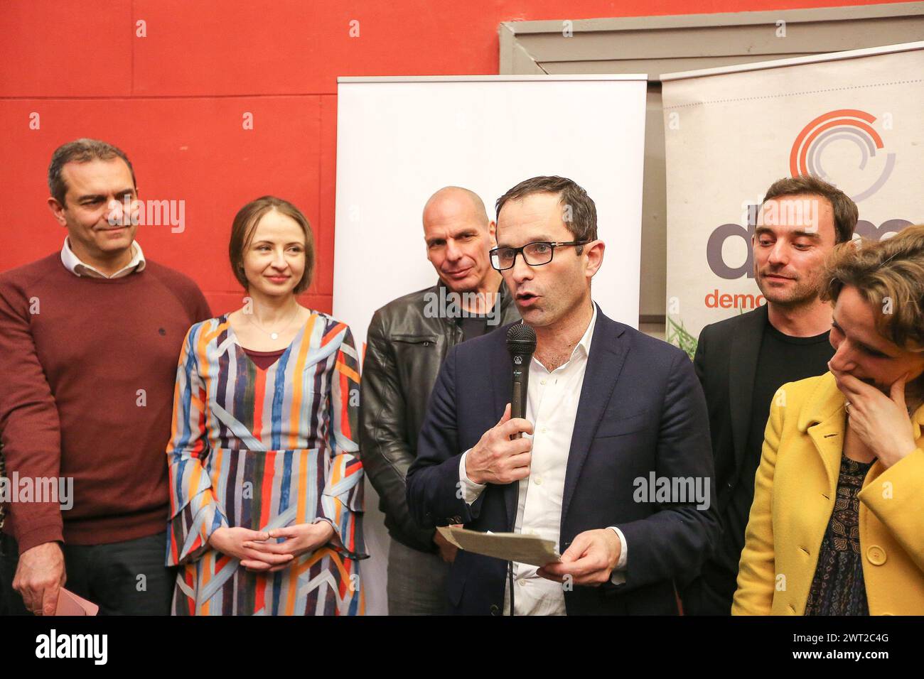 Benoit Hamon, Yanis Varoufakis e Luigi de Magistris durante la conferenza stampa della Lista politica transnazionale che sarà presentata nella e Foto Stock
