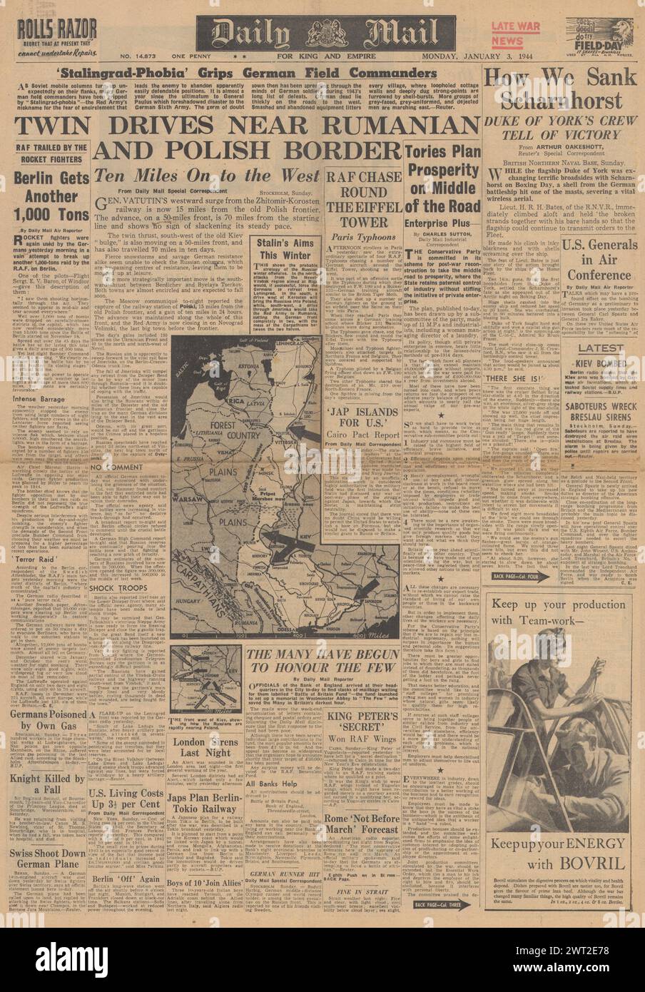 1944 la prima pagina del Daily mail riporta l'avanzata dell'Armata Rossa verso la Polonia, il raid della RAF su Berlino e l'affondamento dello Scharnhorst Foto Stock