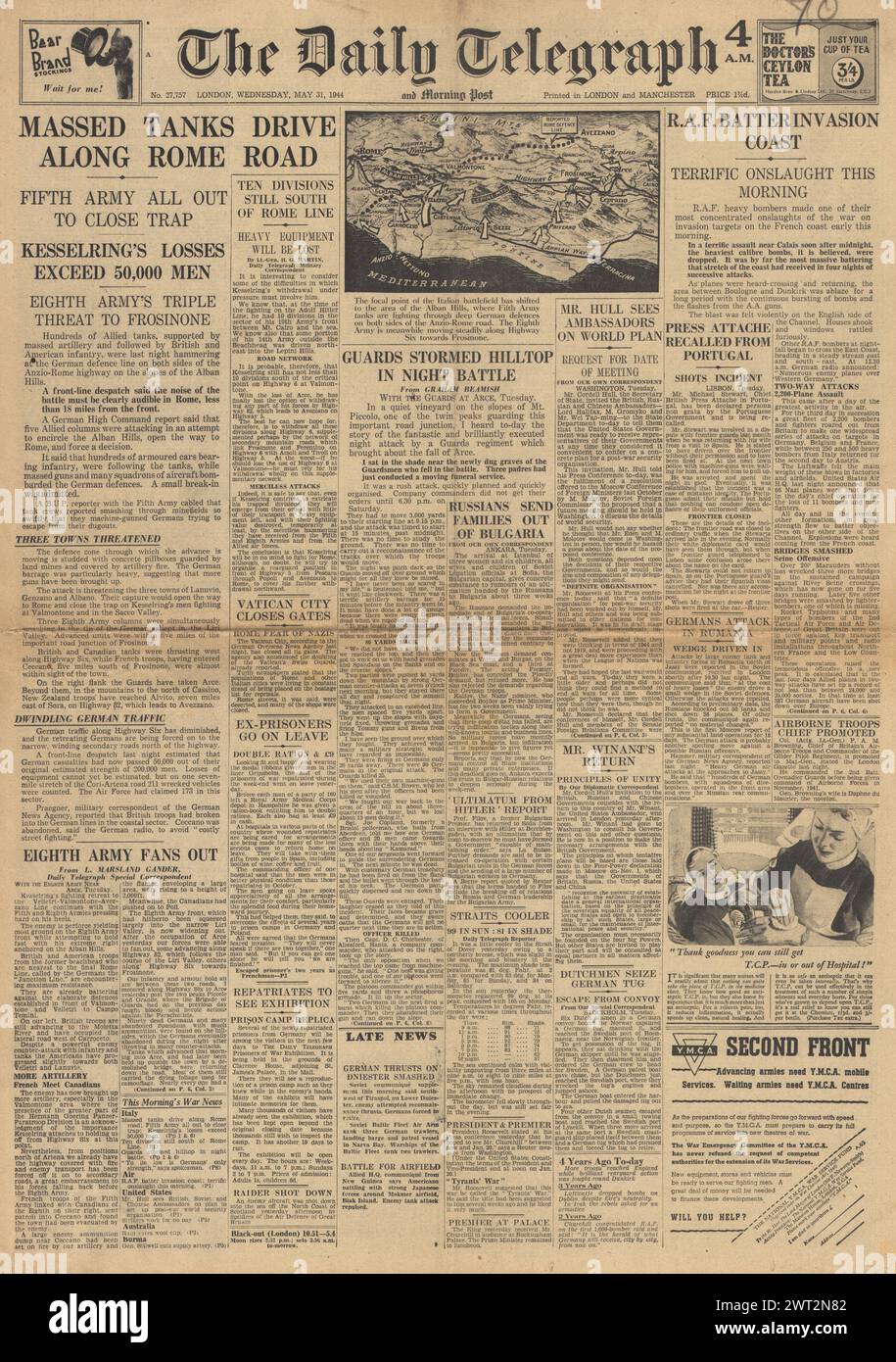 1944 la prima pagina del Daily Telegraph riportava i combattimenti pesanti vicino a Roma e l'invasione di bombe della RAF sulla costa francese Foto Stock