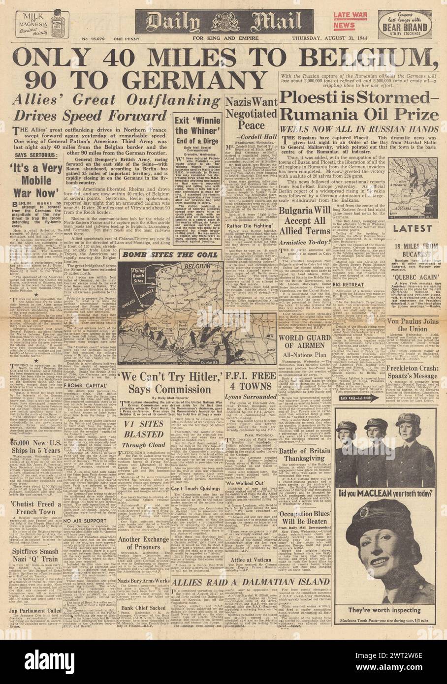 1944 la prima pagina del Daily mail riportava che l'Armata Rossa catturava i petrolieri Ploesti e gli Alleati avanzavano verso il Belgio e la Germania Foto Stock