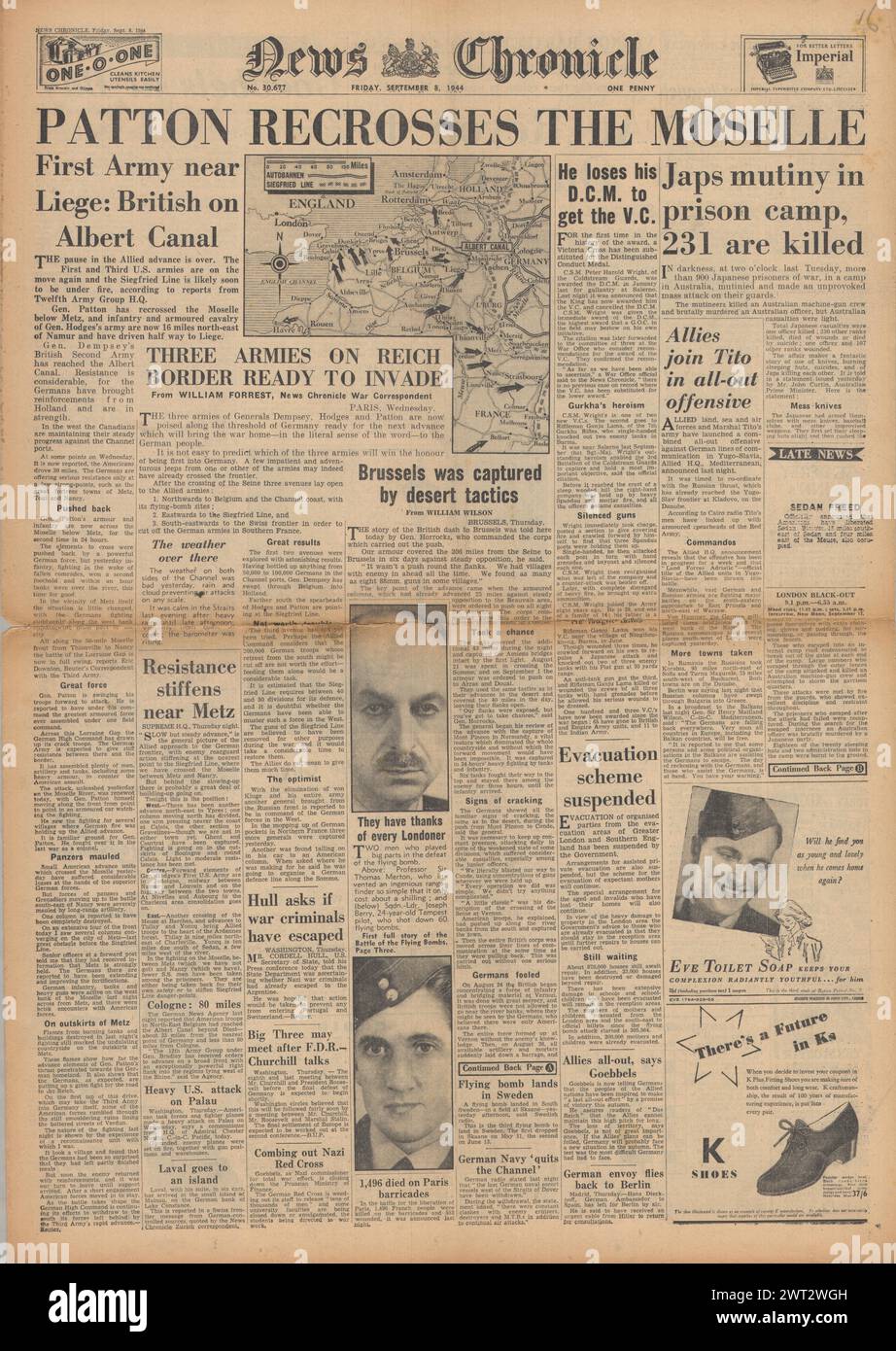 1944 News Chronicle in prima pagina, che riporta che le forze statunitensi attraversano la Mosella, le forze britanniche raggiungono il canale Albert, l'Armata Rossa in Jugoslavia, VC assegnato a Peter Wright e ai prigionieri di guerra giapponesi ammutinati in Australia Foto Stock