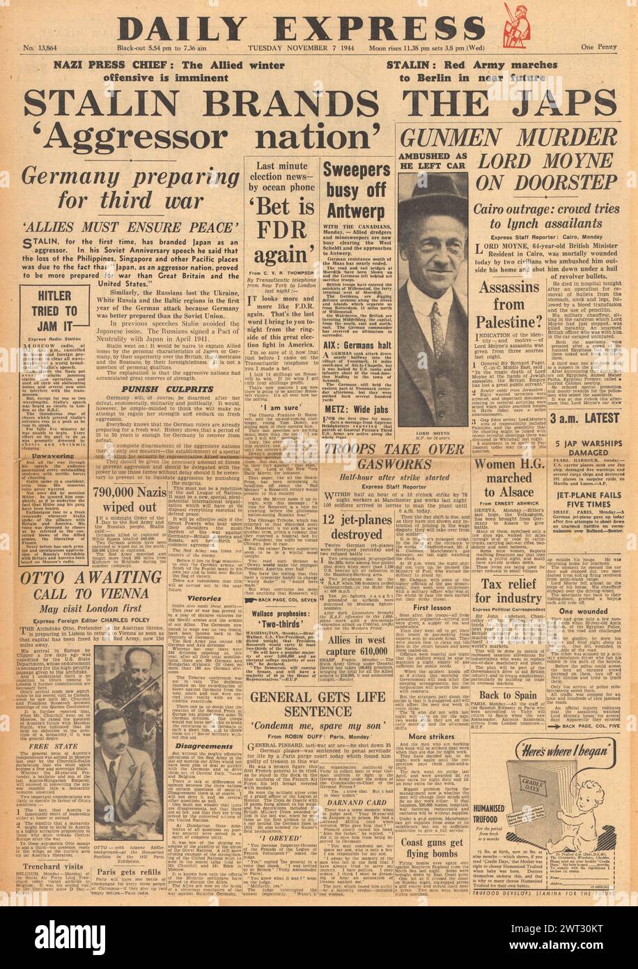 1944 la prima pagina del Daily Express riporta che Lord Moyne assassinato e Stalin contrae aggressori giapponesi Foto Stock