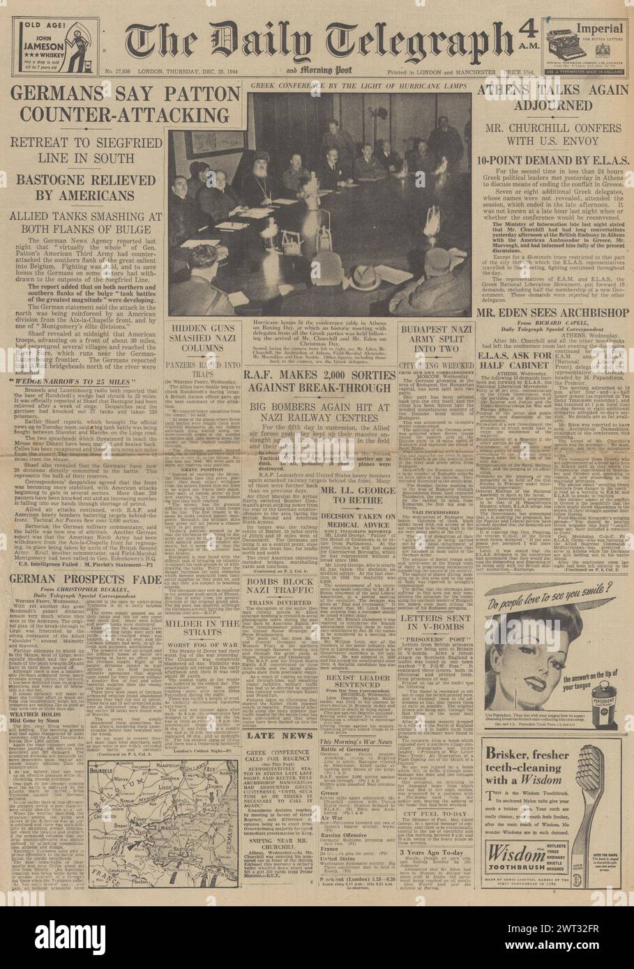 1944 la prima pagina del Daily Telegraph riporta la Battaglia delle Ardenne, Churchill ad Atene per i colloqui di crisi e bombarda i centri ferroviari tedeschi della RAF Foto Stock