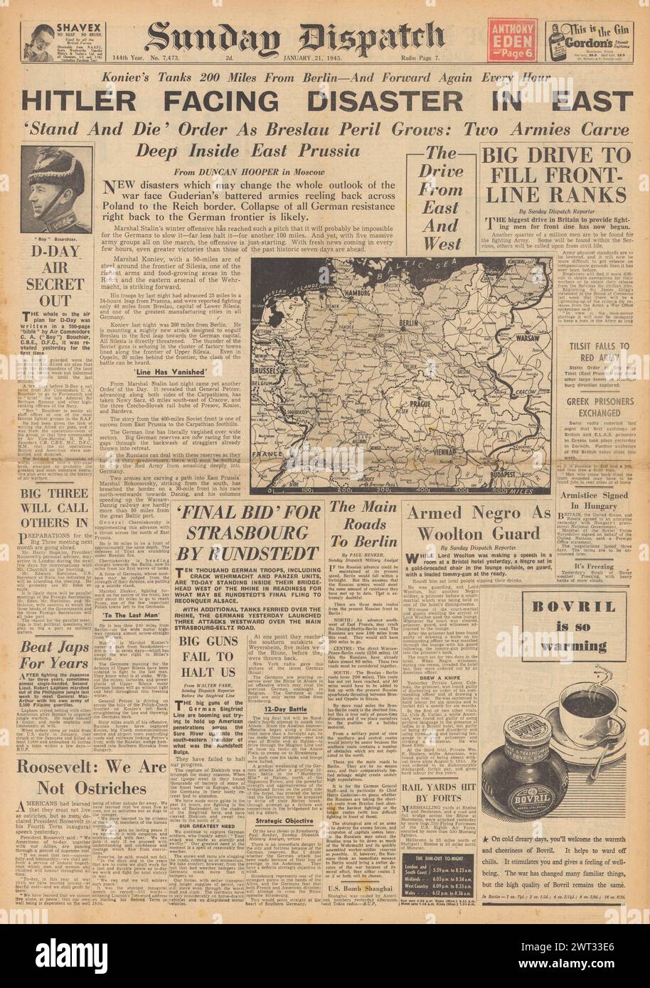 La prima pagina del Sunday Dispatch del 1945 riporta la guida tedesca a Strasburgo e la Germania che stanno affrontando un disastro sul fronte orientale Foto Stock