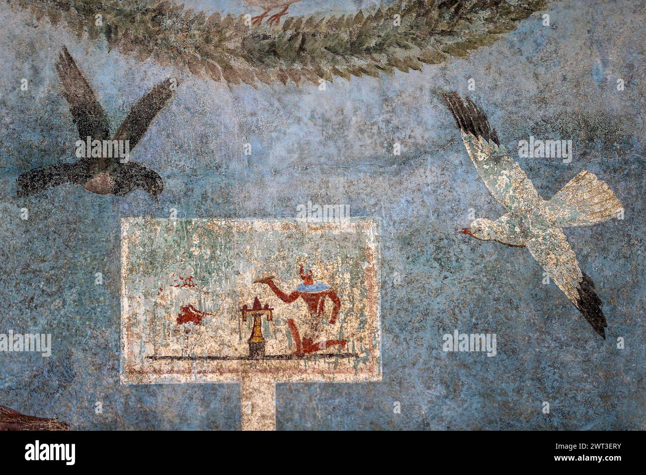 Un dettaglio di uno degli affreschi nella restaurata casa del frutteto, situata negli scavi archeologici di Pompei. Foto Stock