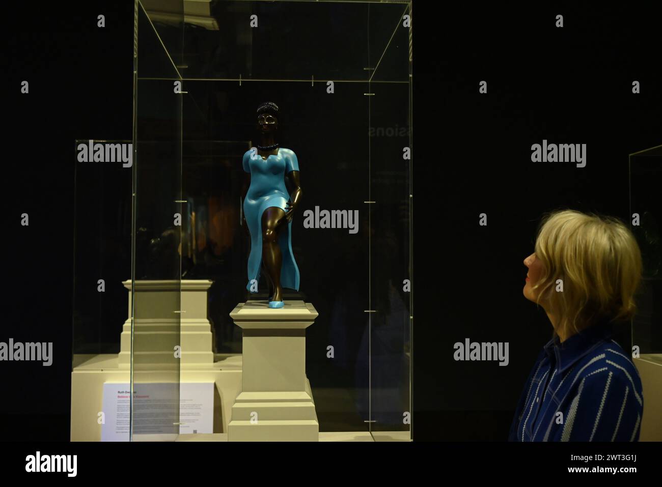 TSCHABALA SELF , LADY IN BLUE E ANDRA URSUTA SONO STATE ANNUNCIATE DAL QUARTO GRUPPO DI COMMISSIONATORI DI ZOCCOLI COME GLI ARTISTI SCELTI PER AVERE LÌ SCULTURE INSTALLATE SUL QUARTO ZOCCOLO IN PIAZZA TRAFALGAR RISPETTIVAMENTE NEL 2026 E NEL 2028. SONO STATI SELEZIONATI DA UNA SHORLIST CHE COMPRENDEVA CHILA KUMARI SINGH BURMAN, GABRIEL CHAILE, RUTH EWAN, THOMAS J PRICE E VERONICA RYAN. Foto Stock