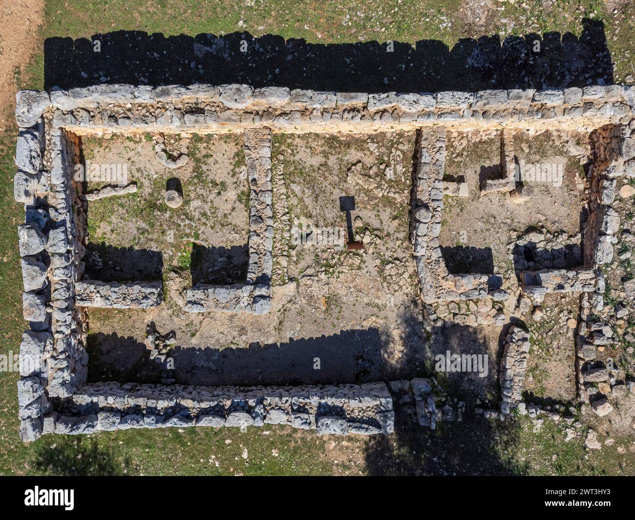 Sito archeologico Hospitalet Vell, stanze nel recinto murato, Maiorca, Isole Baleari, Spagna Foto Stock