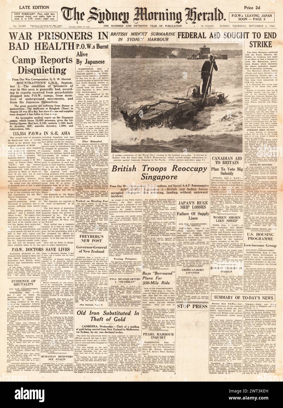 1945 la prima pagina del Sydney Morning Herald riporta cattive condizioni di salute dei prigionieri di guerra alleati, atrocità delle forze giapponesi e delle forze britanniche conquistano Singapore Foto Stock