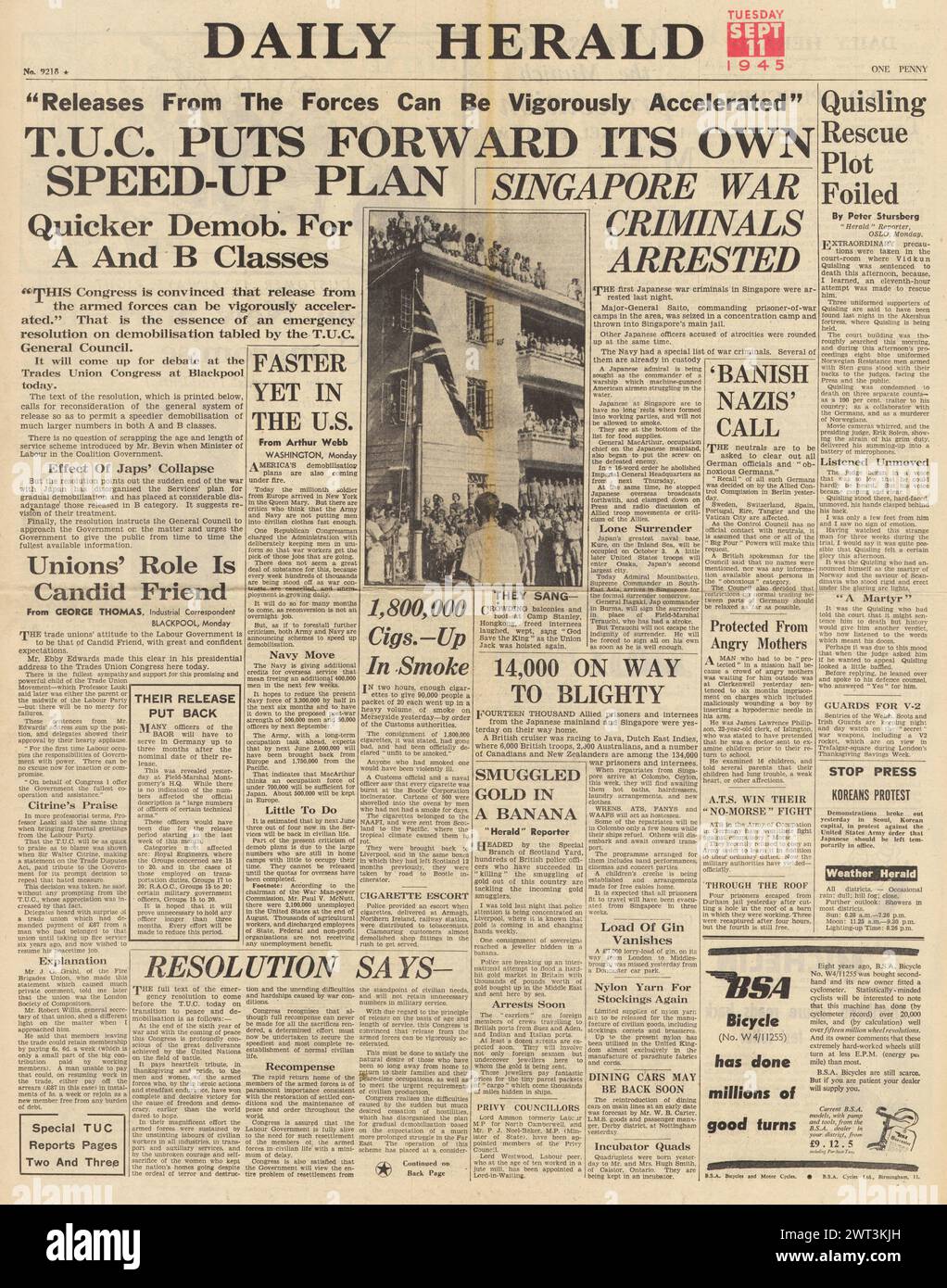 1945 la prima pagina del Daily Herald riporta che i sindacati discutono la smobilitazione e i criminali di guerra giapponesi a Singapore Foto Stock
