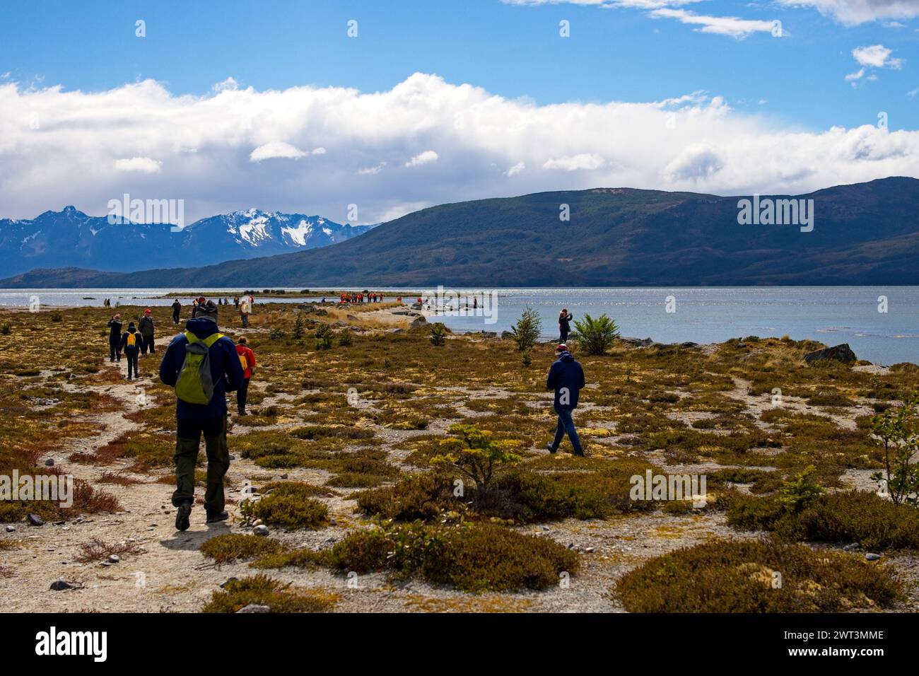 Spedizione di navi da crociera Australis che atterra alla baia di Ainsworth, nella regione della Terra del fuoco in Cile. Foto Stock