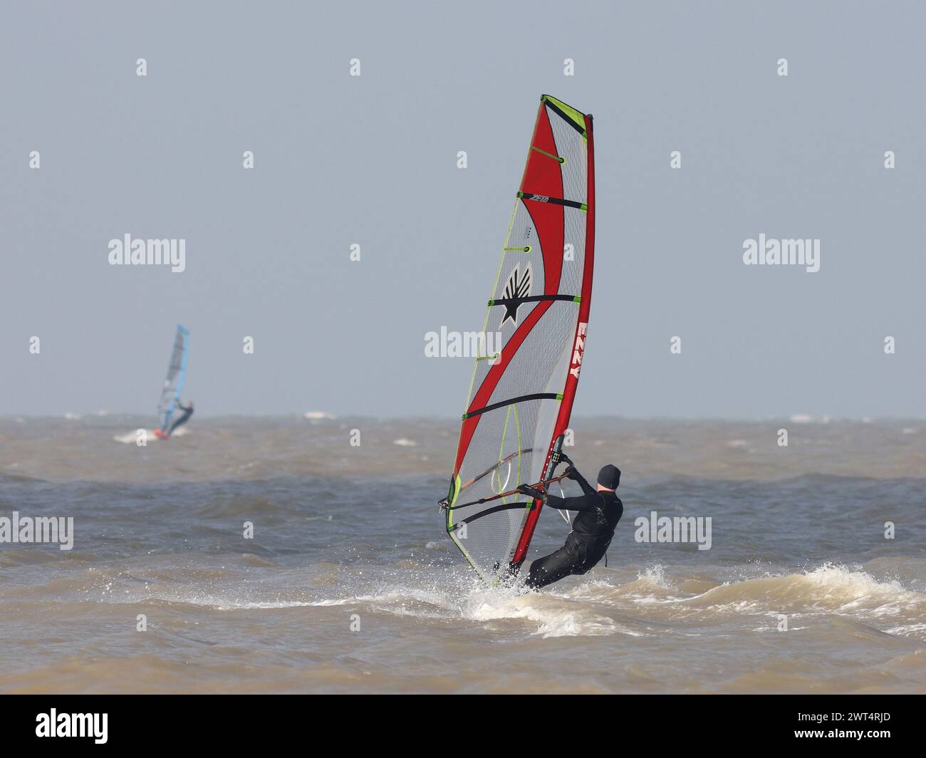 Windsurf sulla costa settentrionale del Kent Foto Stock