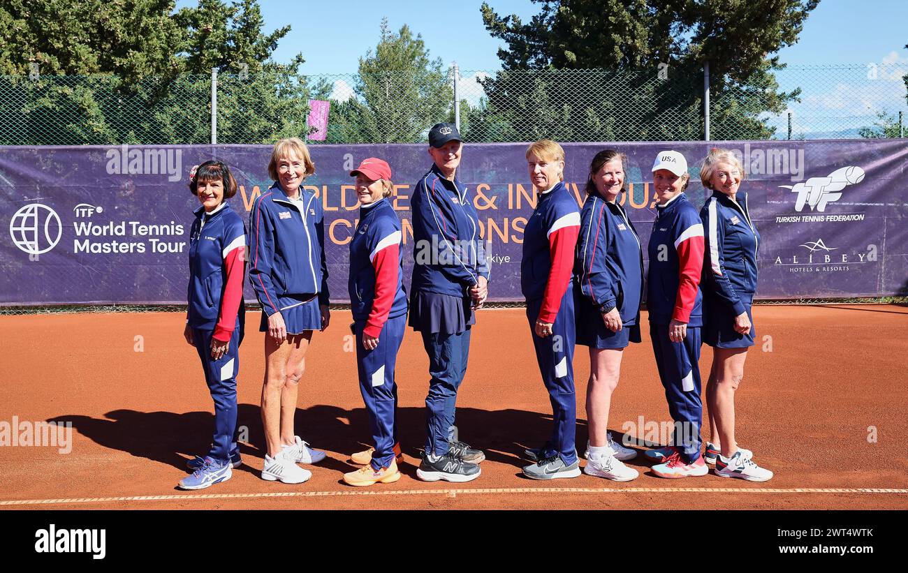 Manavgat, Antalya, Turchia. 15 marzo 2024. Susan Wright (USA), Carolyn Nichols (USA) Capitano, Anne Hayden Frautschi (USA), Carolyn Lane (USA), sue Bartlett (GBR), Anne Clark (GBR) Capitano, Jane Rushby (GBR), Patricia Wire (GBR) durante i Campionati mondiali a squadre e individuali 2024 65-85 (Credit Image: © Mathias Schulz/ZUMA Press Wire) SOLO PER USO EDITORIALE! Non per USO commerciale! Crediti: ZUMA Press, Inc./Alamy Live News Foto Stock