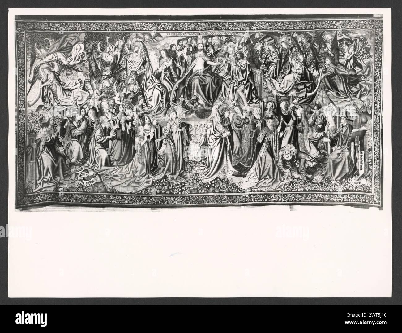 Lazio Roma Roma Palazzo Venezia, Museo. Hutzel, Max 1960-1990 Post-medievale: Collezione di arazzi nella "sala Regia" Note: Occupare le stanze dell'appartamento Balbo, dove Paolo II visse e riunì le sue collezioni. Arazzi tedeschi e francesi del XVI secolo, tutti prodotti a Bruxelles, e cinque arazzi italiani da Riviera su disegni di cartoni animati di Giov. Franco Romanelli nel 1637-42. Il fotografo e studioso tedesco Max Hutzel (1911-1988) fotografò in Italia dai primi anni '1960 fino alla sua morte. Il risultato di questo progetto, citato da Hutzel come foto Arte min Foto Stock