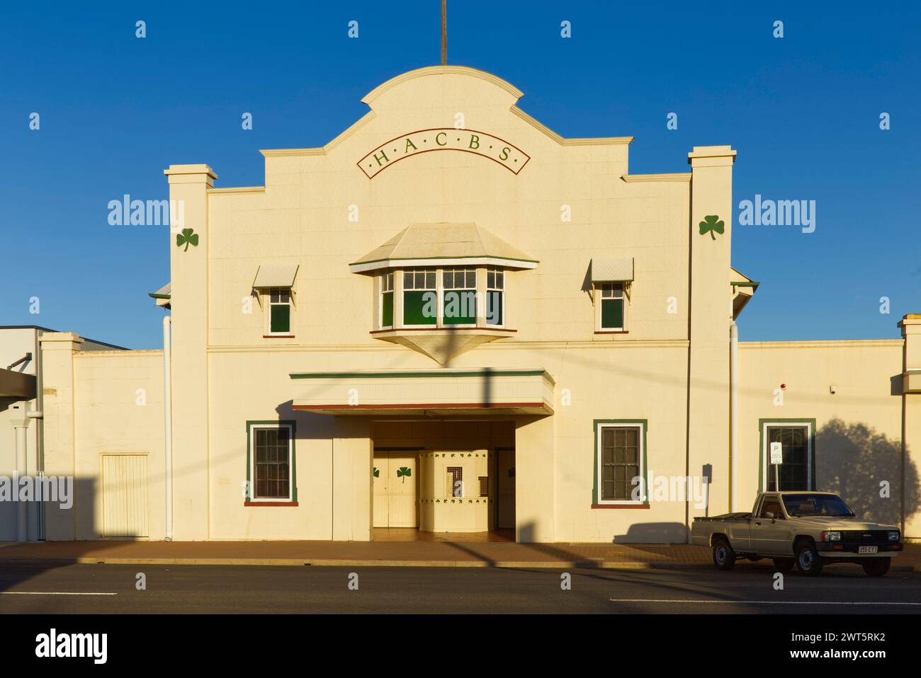 HACBS Hall - edificio della Hibernian Australasian Catholic Benefit Society (1932) in Hawthorne Street Roma Queensland Australia Foto Stock