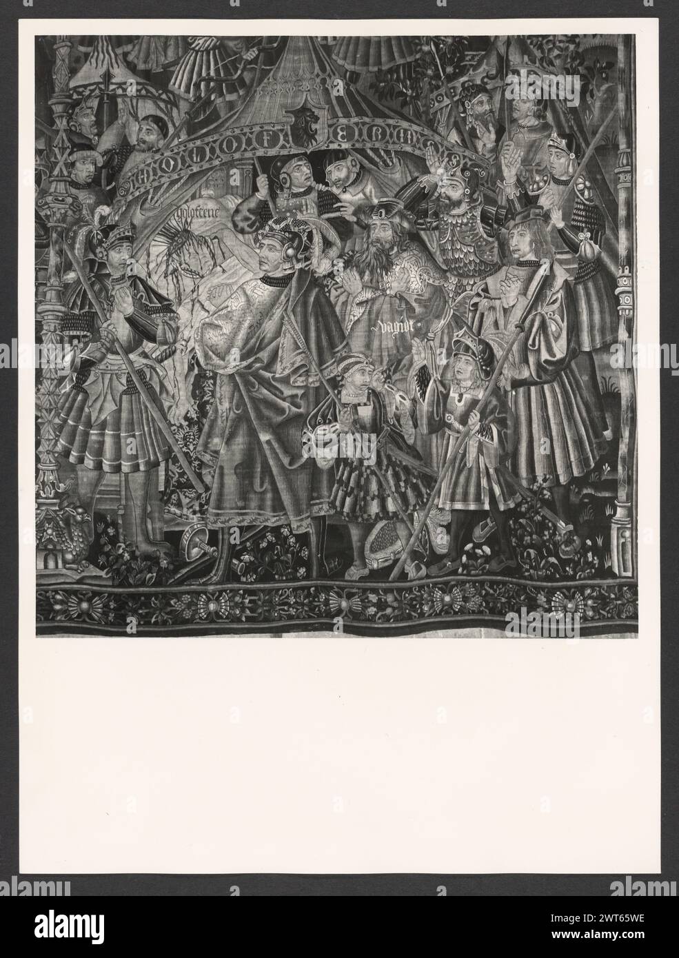Lazio Roma Roma Palazzo Venezia, Museo9. Hutzel, Max 1960-1990 Post-medievale: Collezione di arazzi nella "sala Regia" Note: Occupare le stanze dell'appartamento Balbo, dove Paolo II visse e riunì le sue collezioni. Arazzi tedeschi e francesi del XVI secolo, tutti prodotti a Bruxelles, e cinque arazzi italiani da Riviera su disegni di cartoni animati di Giov. Franco Romanelli nel 1637-42. Il fotografo e studioso tedesco Max Hutzel (1911-1988) fotografò in Italia dai primi anni '1960 fino alla sua morte. Il risultato di questo progetto, citato da Hutzel come foto Arte mi Foto Stock