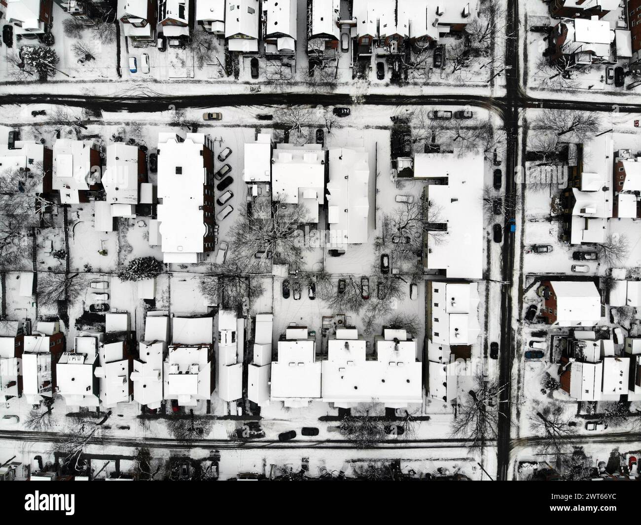 Vista dall'alto di un quartiere residenziale dopo una nevicata Foto Stock