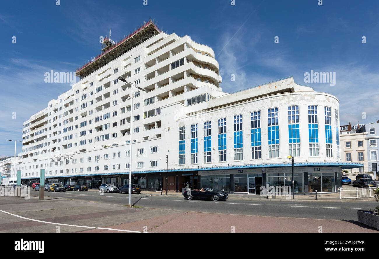 St Leonards, East Sussex, Inghilterra 16 agosto 2023 Marine Court, disegnata da Dalgleish e Pullen nel 1936 per sembrare una Cunard White Star Ocean Liner. Foto Stock