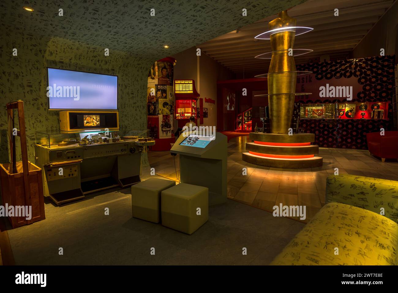 Una sezione della mostra del Museo del Cinema è dedicata ai maestri del taglio a Potsdam, Brandeburgo, Brandeburgo, Germania Foto Stock