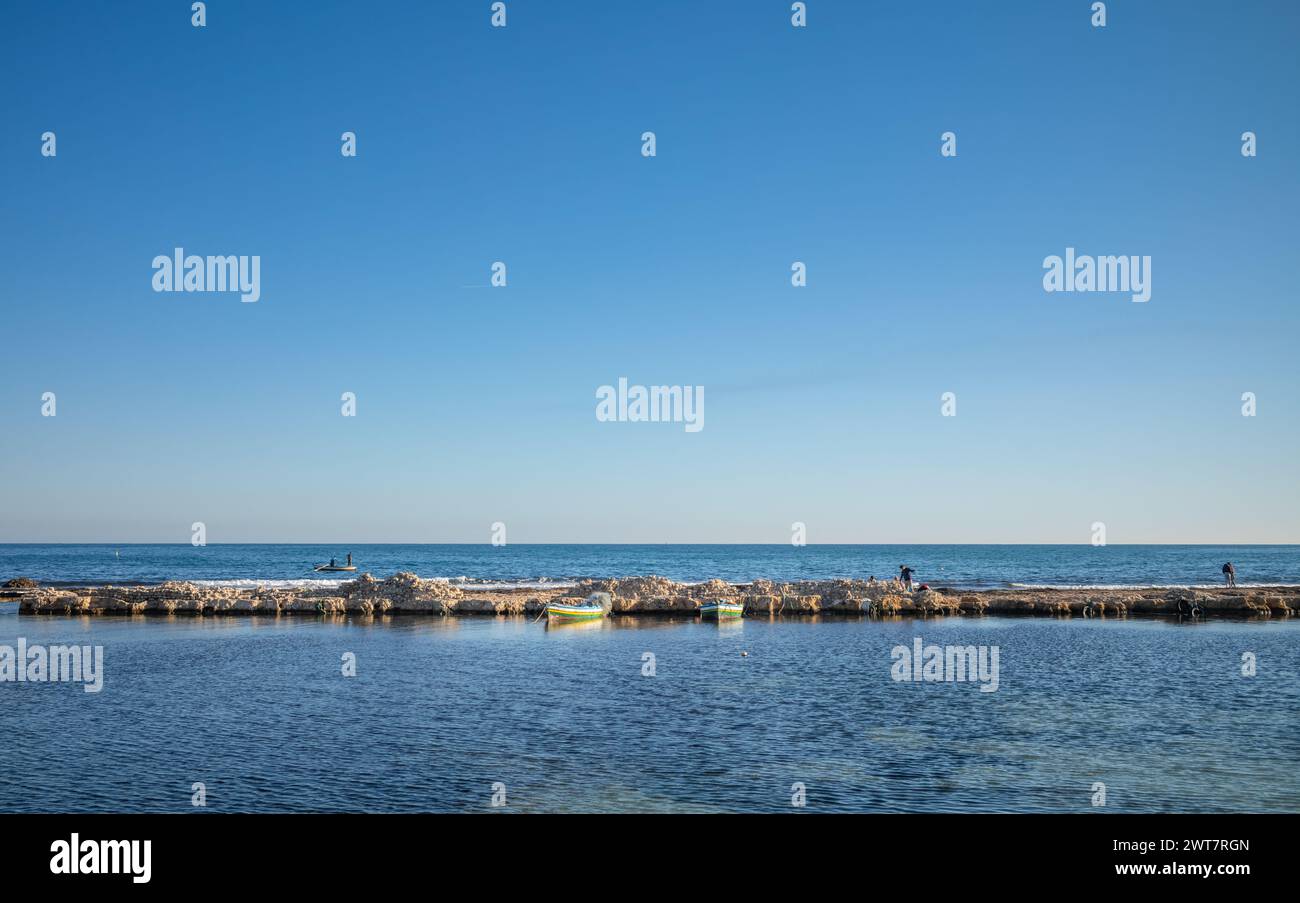 Piccole barche da pesca in legno ormeggiate nel Porto Vecchio di Fatimid, Mahdia, Tunisia Foto Stock