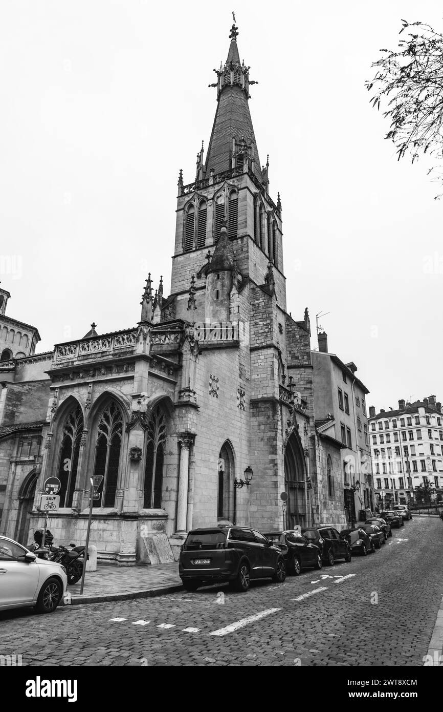 Lione, Francia - 26 gennaio 2022: La Chiesa di San Paolo è una delle chiese più antiche di Lione. Si tratta di un edificio romanico e gotico situato nel centro storico Foto Stock