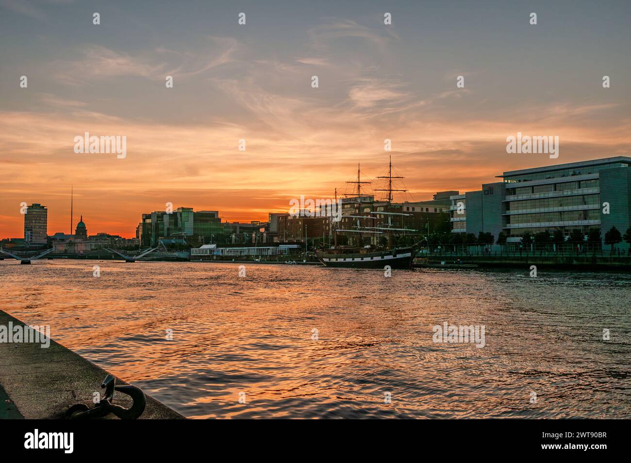 Dublino, la capitale della Repubblica d'Irlanda, si trova sulla costa orientale dell'Irlanda, alla foce del fiume Liffey. Foto Stock