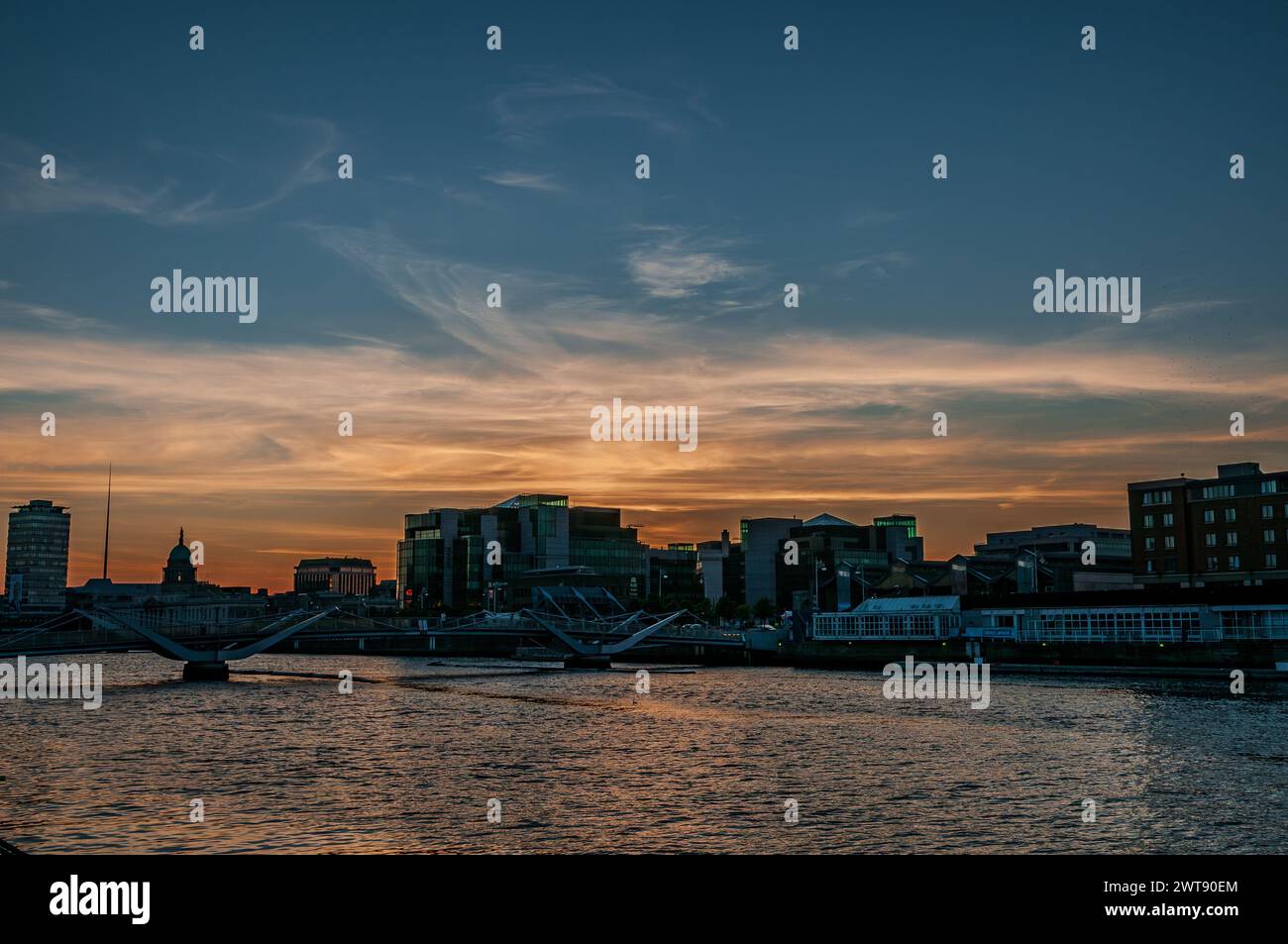 Dublino, la capitale della Repubblica d'Irlanda, si trova sulla costa orientale dell'Irlanda, alla foce del fiume Liffey. Foto Stock