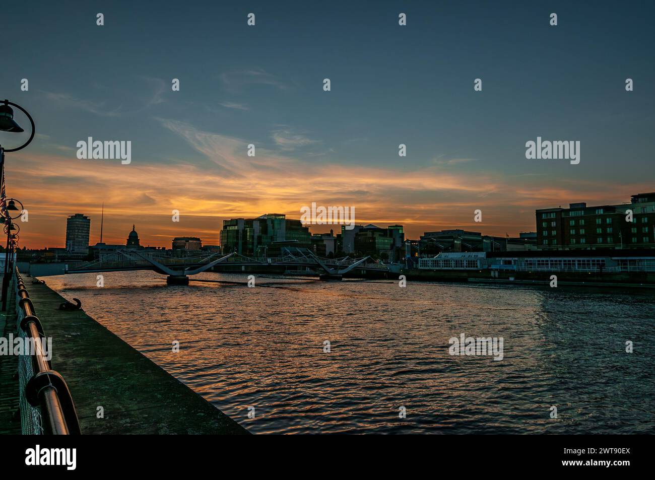 Dublino, la capitale della Repubblica d'Irlanda, si trova sulla costa orientale dell'Irlanda, alla foce del fiume Liffey. Foto Stock