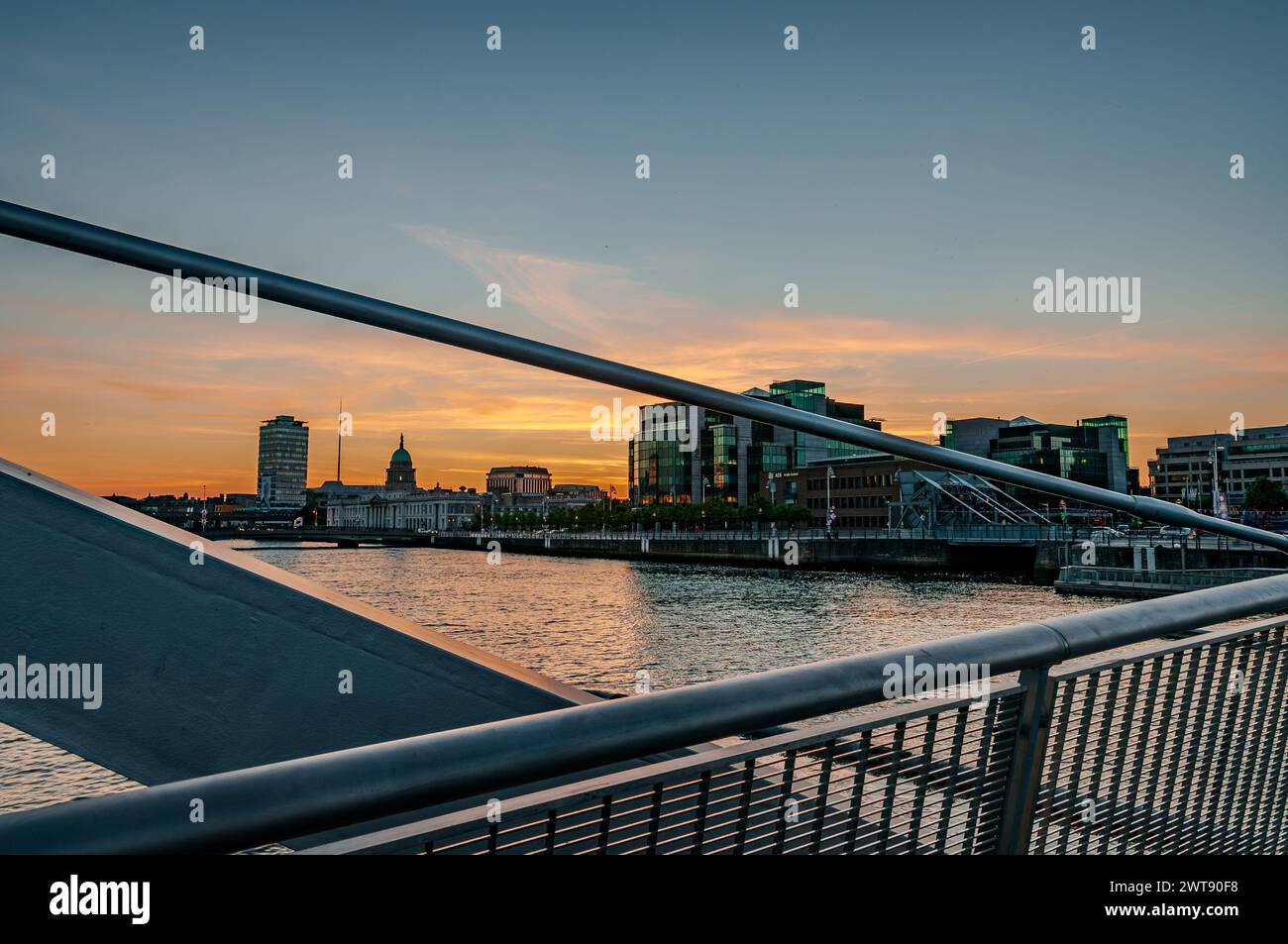 Dublino, la capitale della Repubblica d'Irlanda, si trova sulla costa orientale dell'Irlanda, alla foce del fiume Liffey. Foto Stock