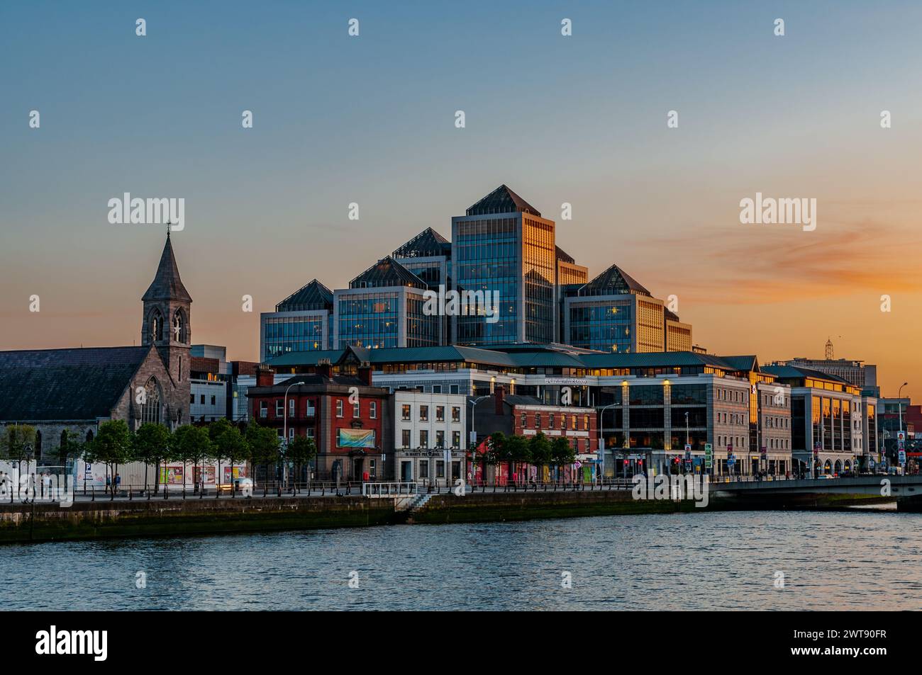 Dublino, la capitale della Repubblica d'Irlanda, si trova sulla costa orientale dell'Irlanda, alla foce del fiume Liffey. Foto Stock