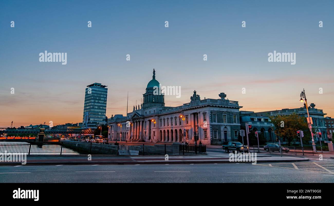 Dublino, la capitale della Repubblica d'Irlanda, si trova sulla costa orientale dell'Irlanda, alla foce del fiume Liffey. Foto Stock