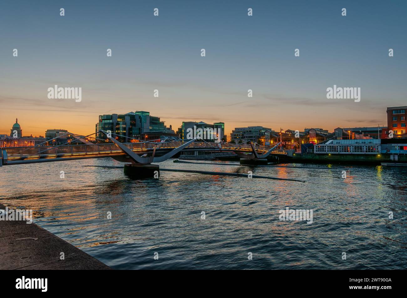 Dublino, la capitale della Repubblica d'Irlanda, si trova sulla costa orientale dell'Irlanda, alla foce del fiume Liffey. Foto Stock