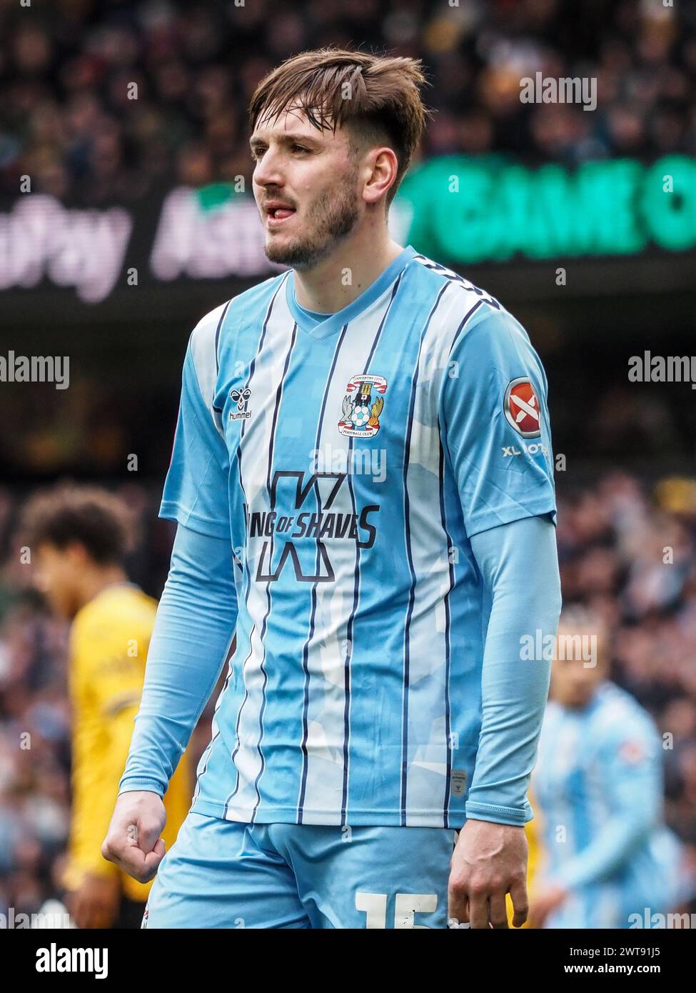 Wolverhampton, Regno Unito. 16 marzo 2024. Wolverhampton, Inghilterra, 16 marzo 2024: Liam Kitching (15 Coventry City) in azione durante la partita di calcio di fa Cup tra Wolverhampton Wanderers e Coventry City allo stadio Molineux di Wolverhampton, Inghilterra (Natalie Mincher/SPP) credito: SPP Sport Press Photo. /Alamy Live News Foto Stock