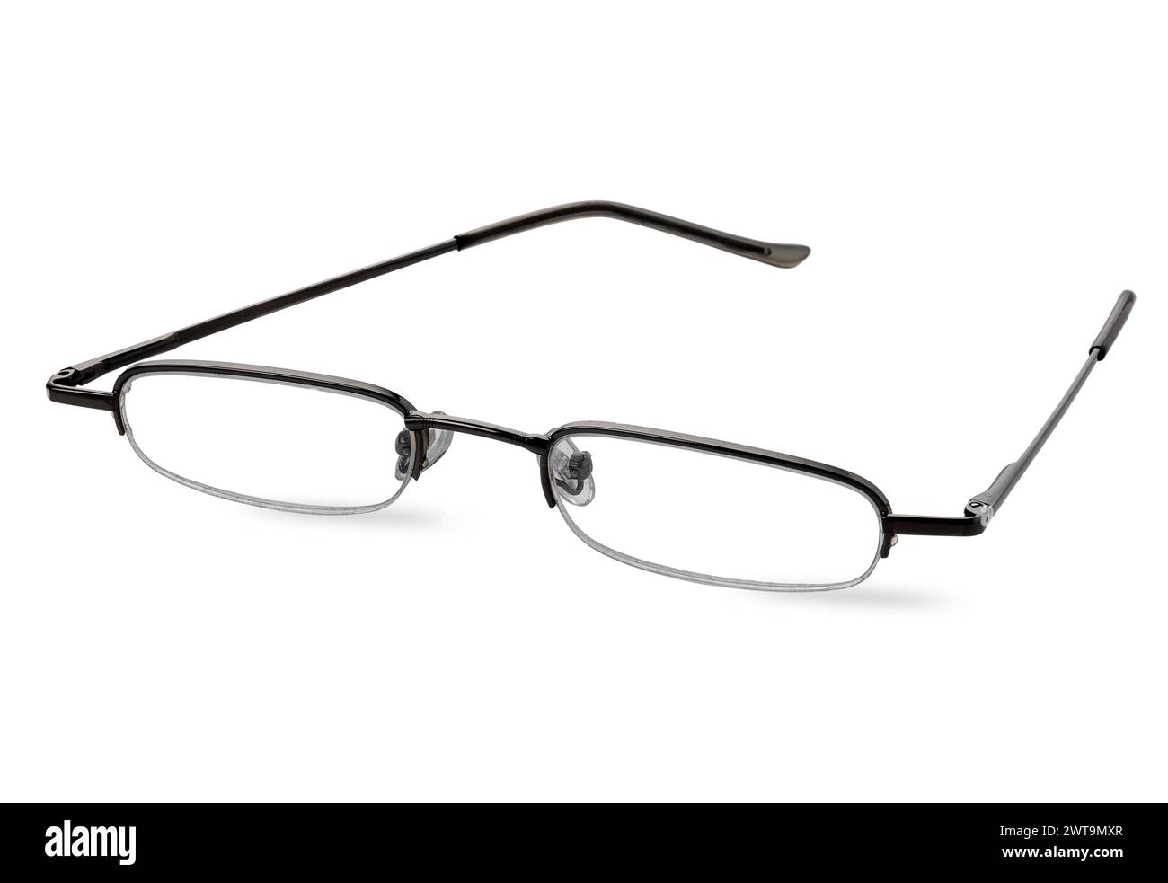 Occhiali da vista neri con lenti ovali appiattite isolate su bianco con percorso di ritaglio incluso Foto Stock